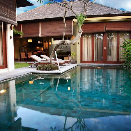 Pradha Villas Seminyak Exterior foto