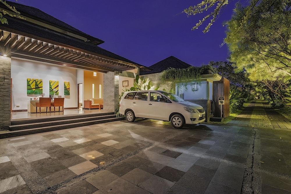 Pradha Villas Seminyak Exterior foto
